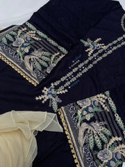 Thread embroidered kurta