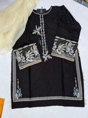 Thread embroidered kurta