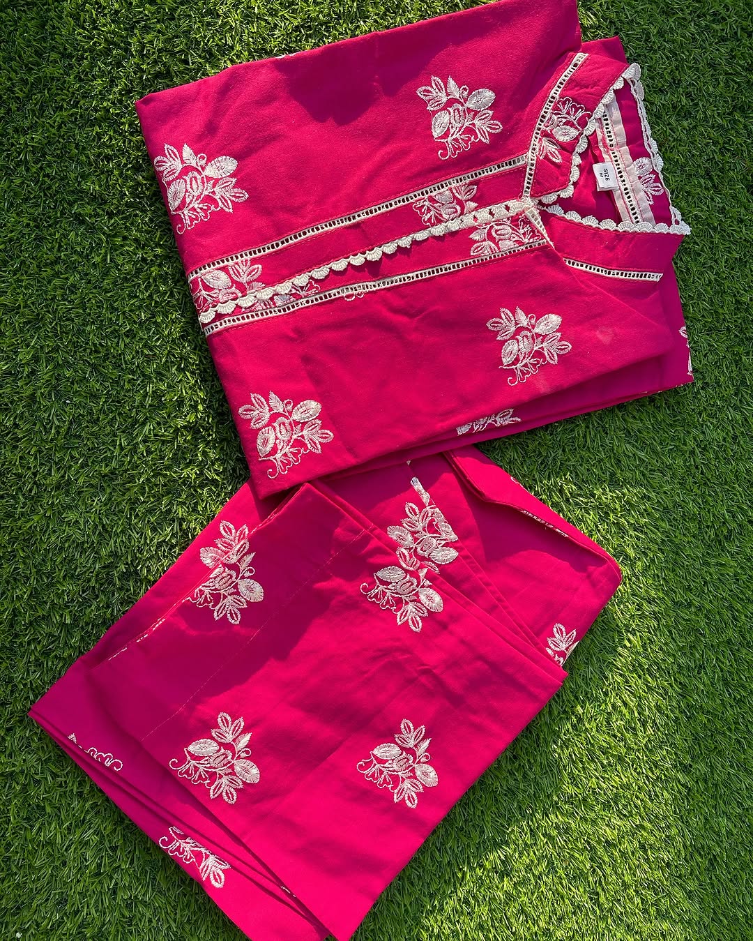 BASIC EMBROIDERED COORD SET