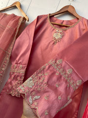 MINHA FESTIVE COLLECTION