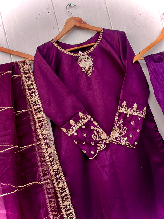 MINHA FESTIVE COLLECTION