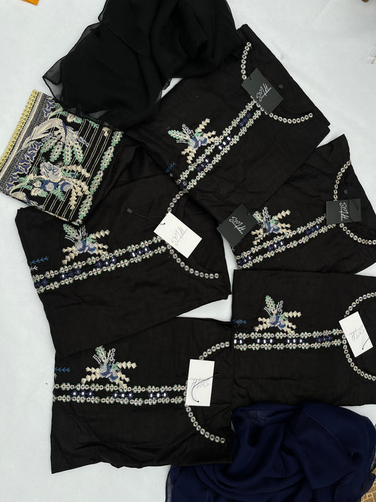 Thread embroidered kurta